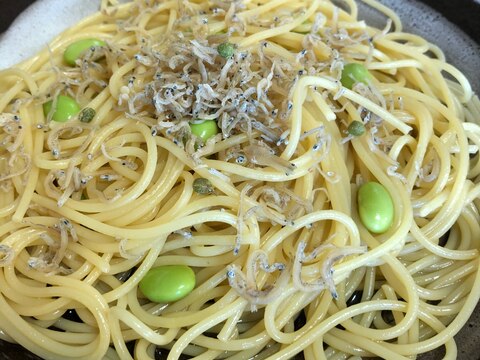 ちりめん山椒と枝豆の醤油パスタ